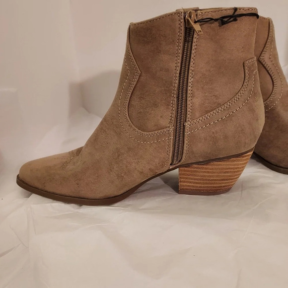 DV by Dolce Vita "Poker" Taupe Brown Western Ankle Booties in Size 9 - Picture 5 of 11
